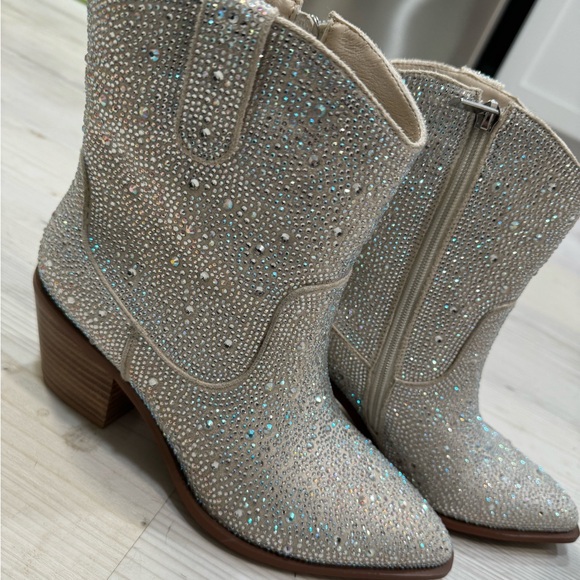 Sparkly Cowgirl Booty 🤍✨ - Picture 4 of 4